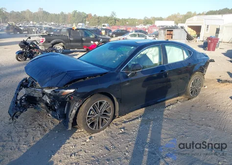 2025 Toyota Camry Xle z USA, uszkodzony, nr VIN 4T1DAACK5SU513074